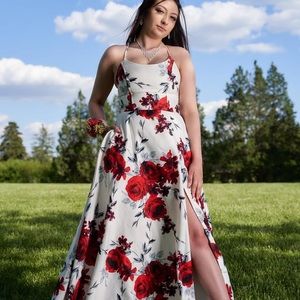 Prom dress from Macy’s brand new only worn once.